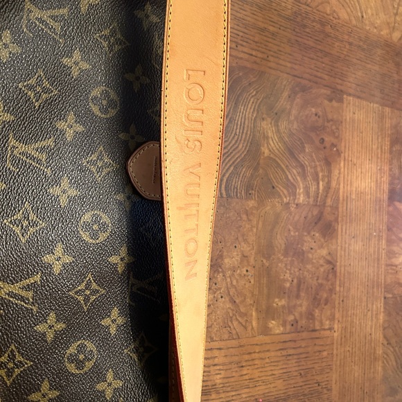 LV PURSE EXCEPTIONAL CONDITION - Picture 4 of 15